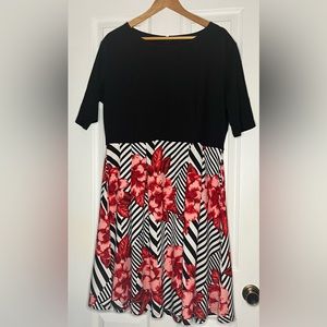 Black and red floral dress - XXL